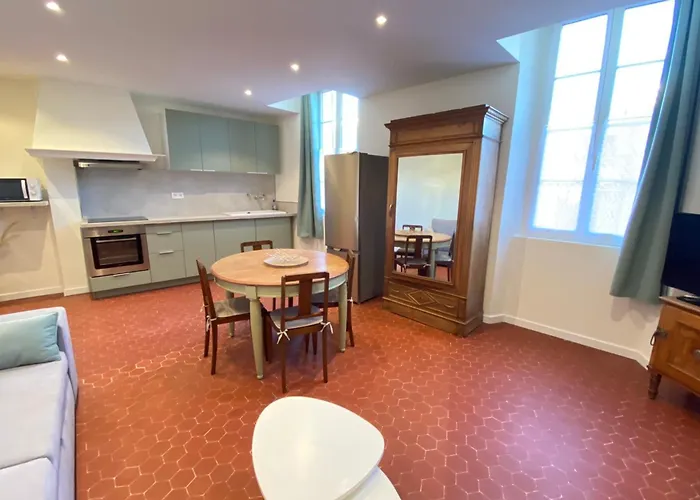 06Cf Beautiful Renovated Apartment In Old Antibes