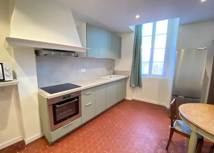 06Cf Beautiful Renovated Apartment In Old Antibes