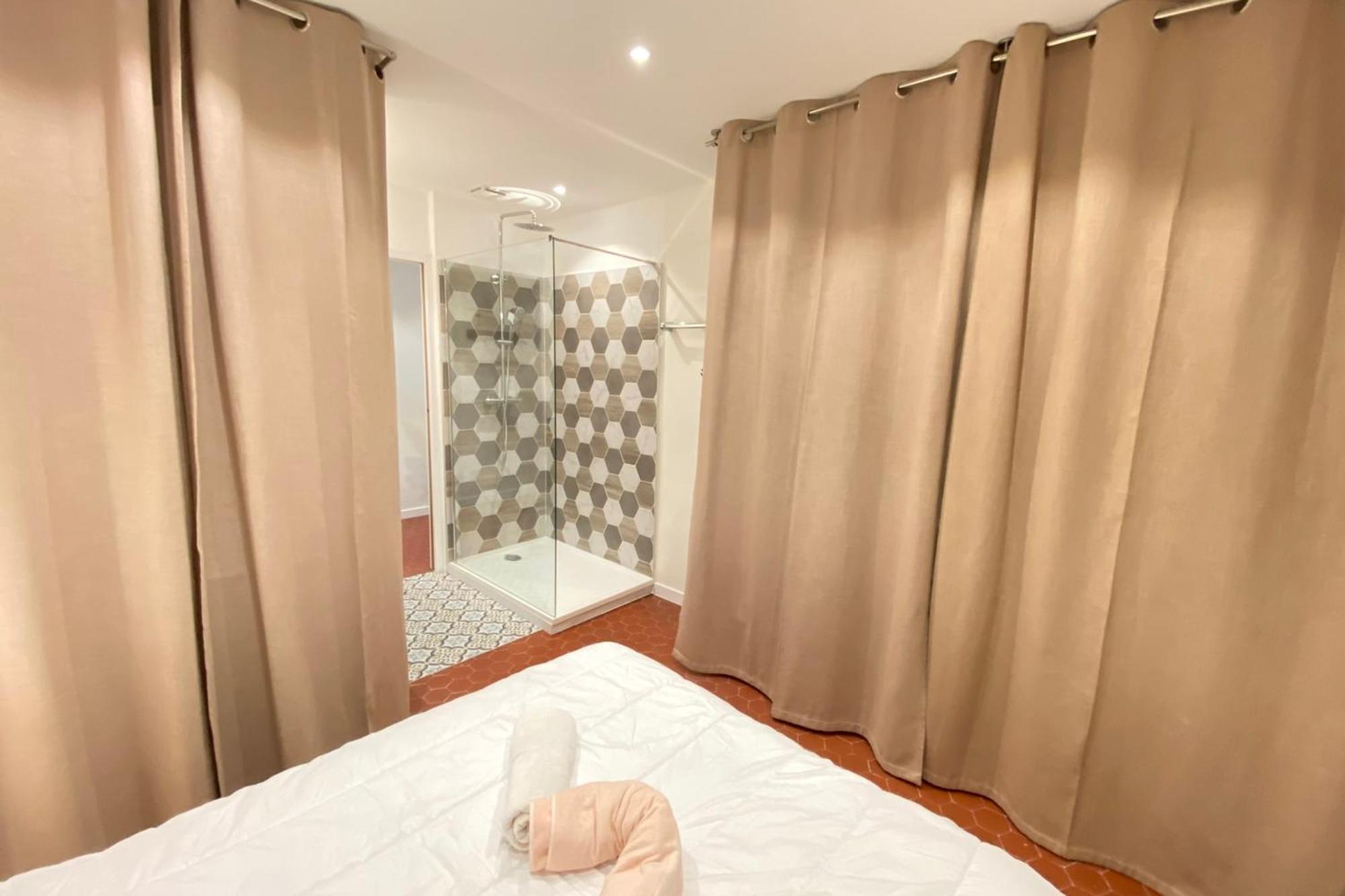 Apartment 06cf Beautiful Renovated In Old Antibes