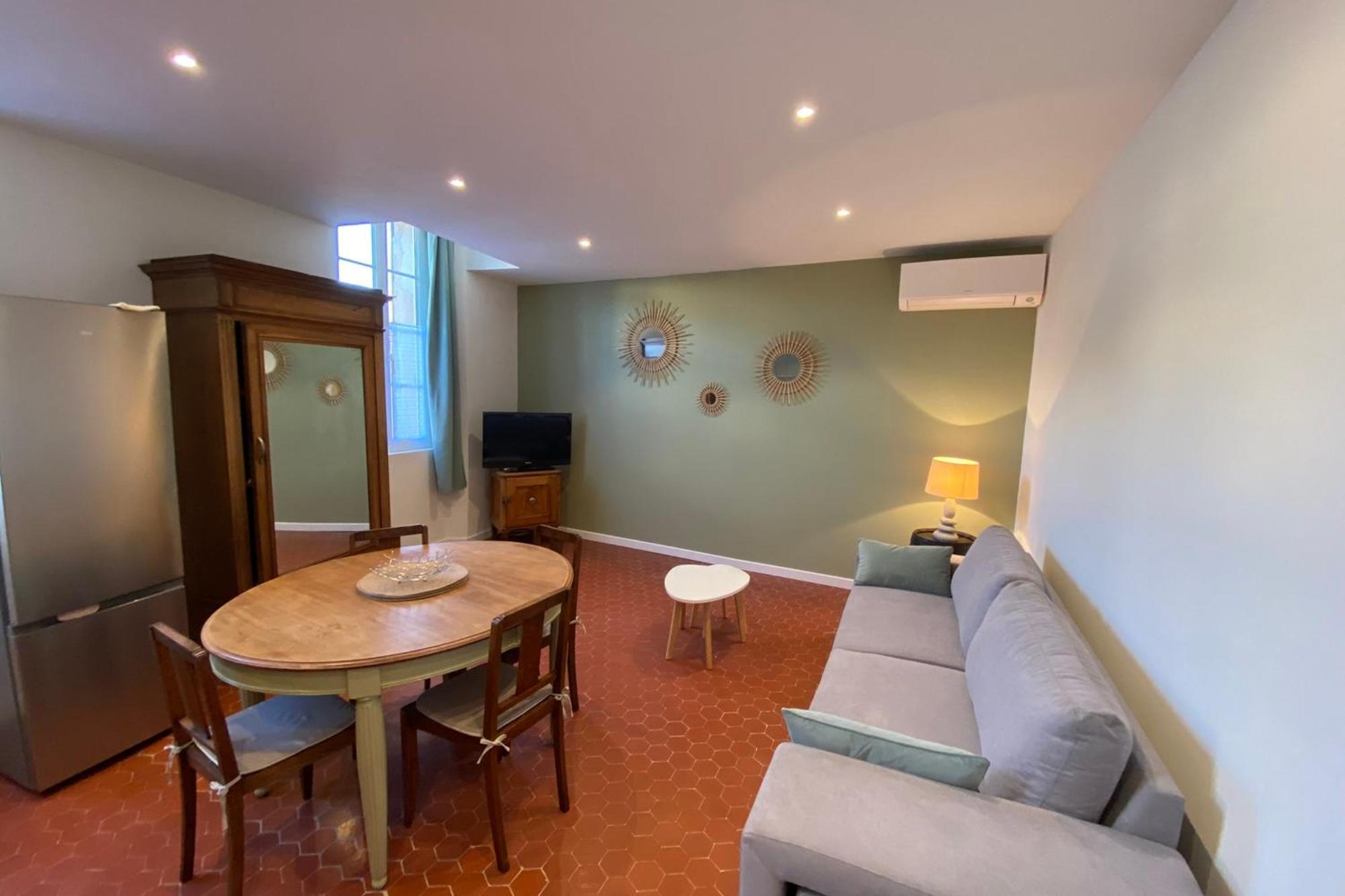 Apartment 06cf Beautiful Renovated In Old